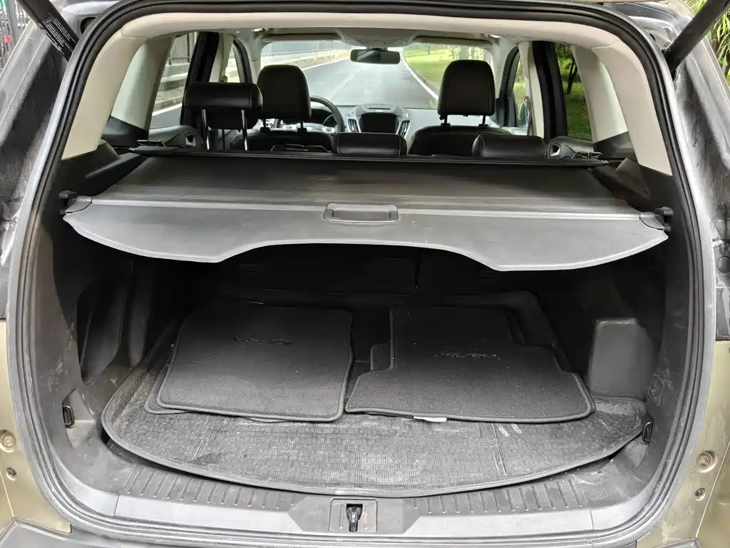 Ford Kuga — миниатюра 8