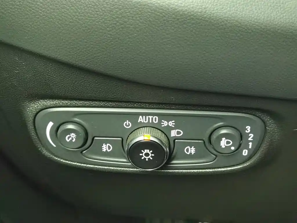 Chevrolet Equinox — миниатюра 21