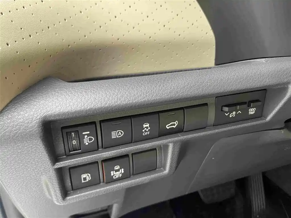 Toyota Granvia — миниатюра 9