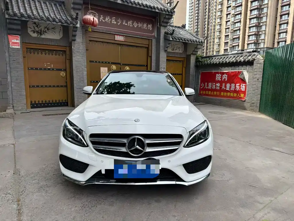Mercedes-Benz C-Class — миниатюра 2