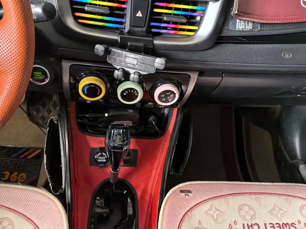 Toyota Yaris L — миниатюра 10