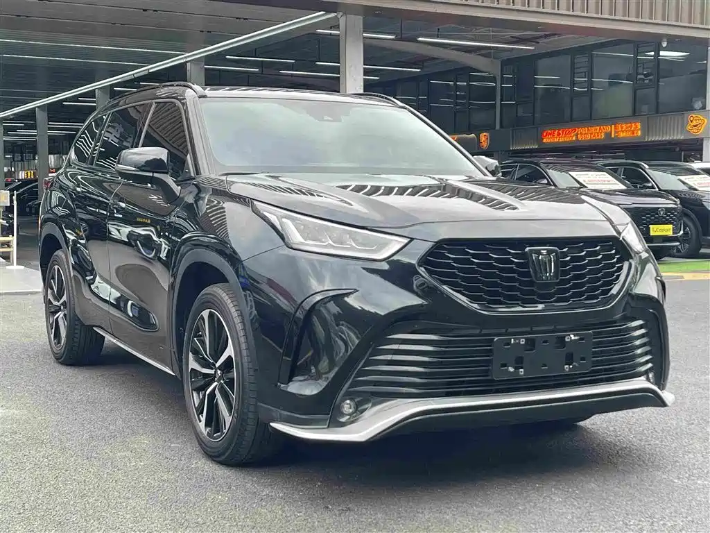 Toyota Crown Kluger — миниатюра 3