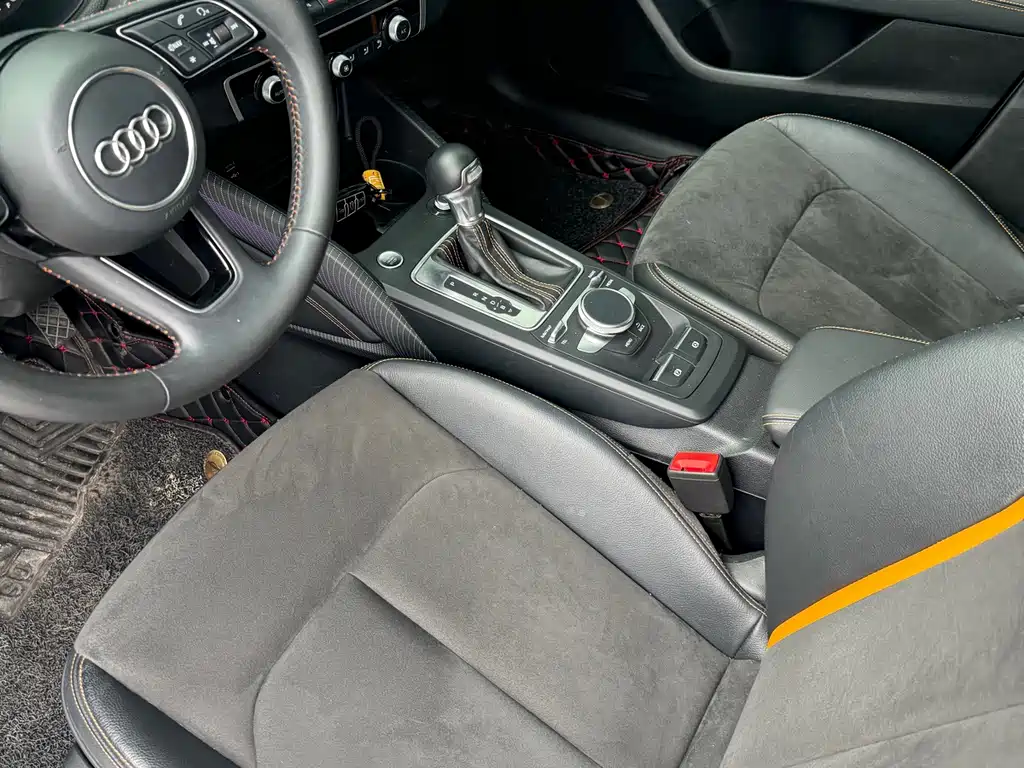 Audi Q2L e-tron — миниатюра 4