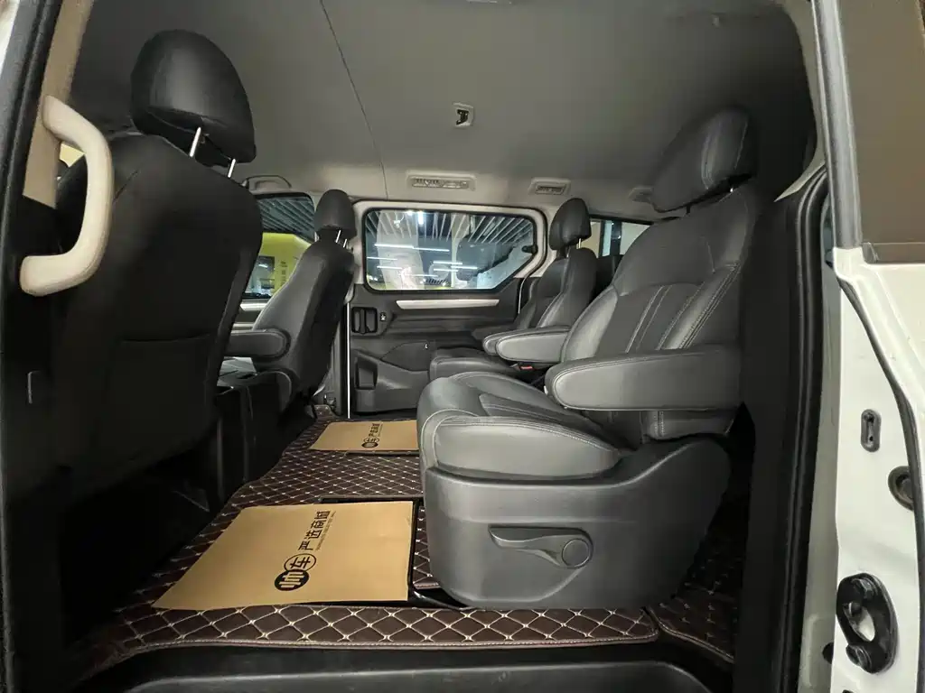 Maxus G10 2021 2.0T AT Elite 7 мест