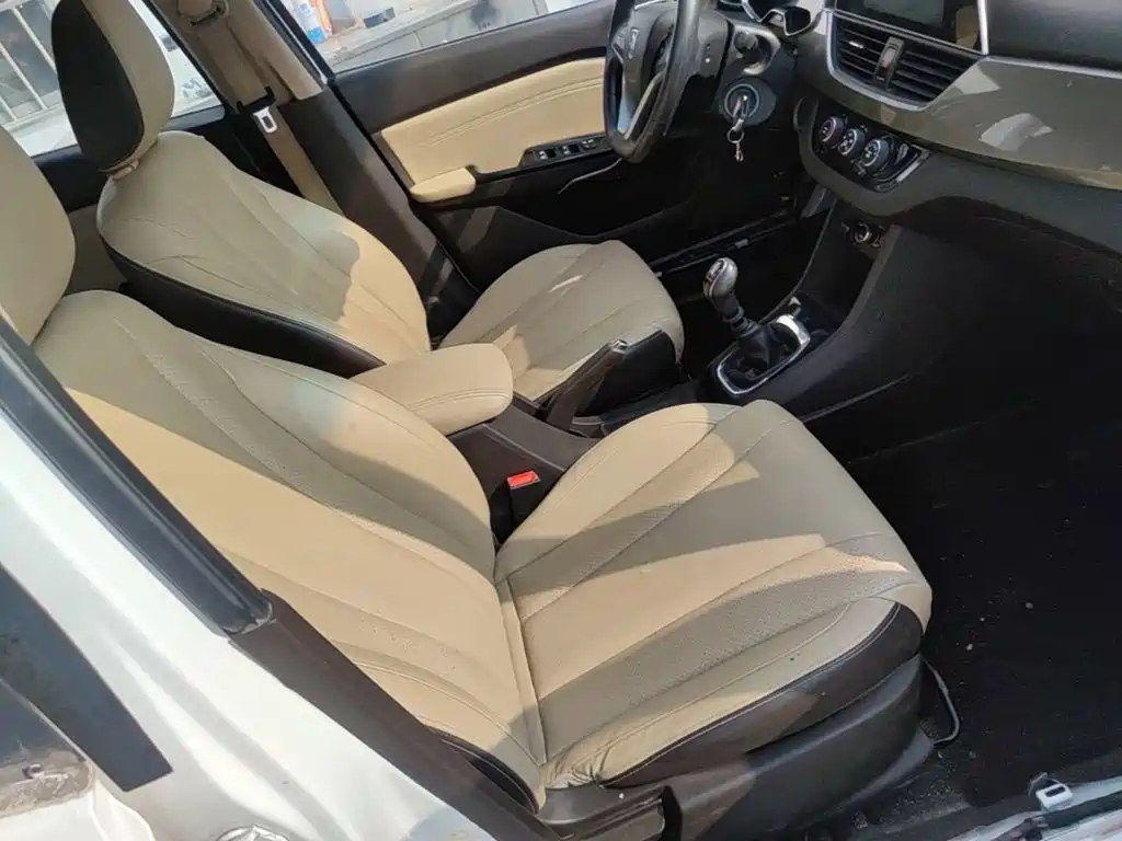 Baojun 310W — миниатюра 25