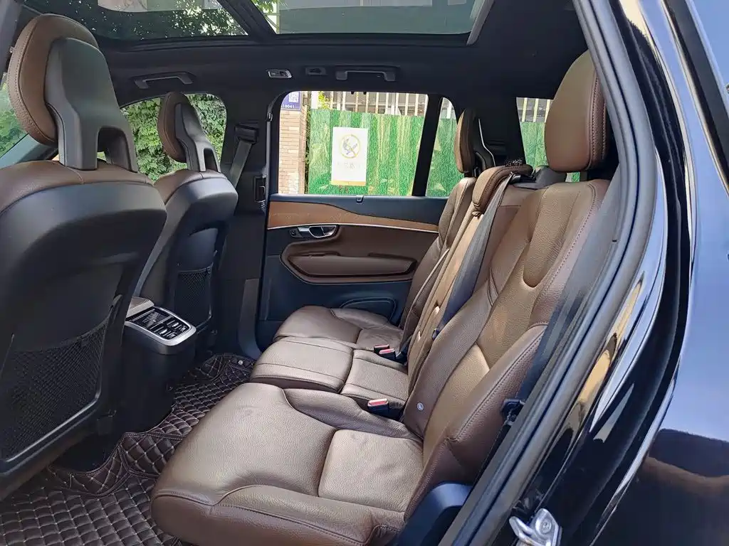 Volvo XC90 — миниатюра 8
