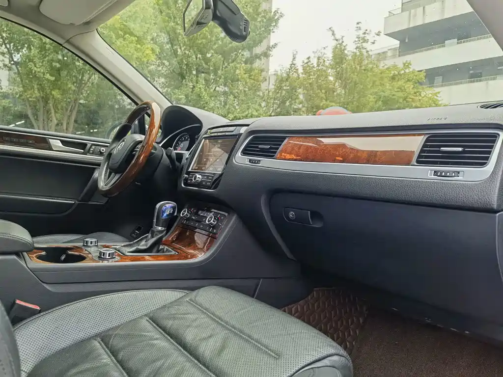 Volkswagen Touareg — миниатюра 13