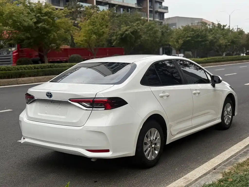 Toyota Corolla — миниатюра 5