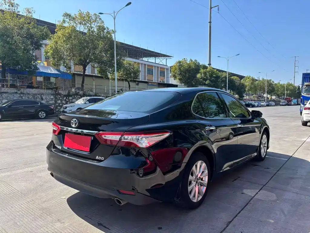 Toyota Camry 2019 2.0G Luxury