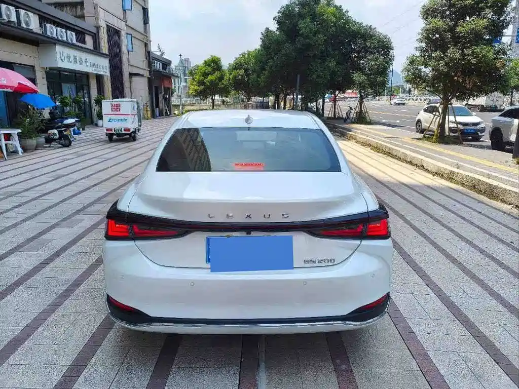 Lexus ES — миниатюра 5