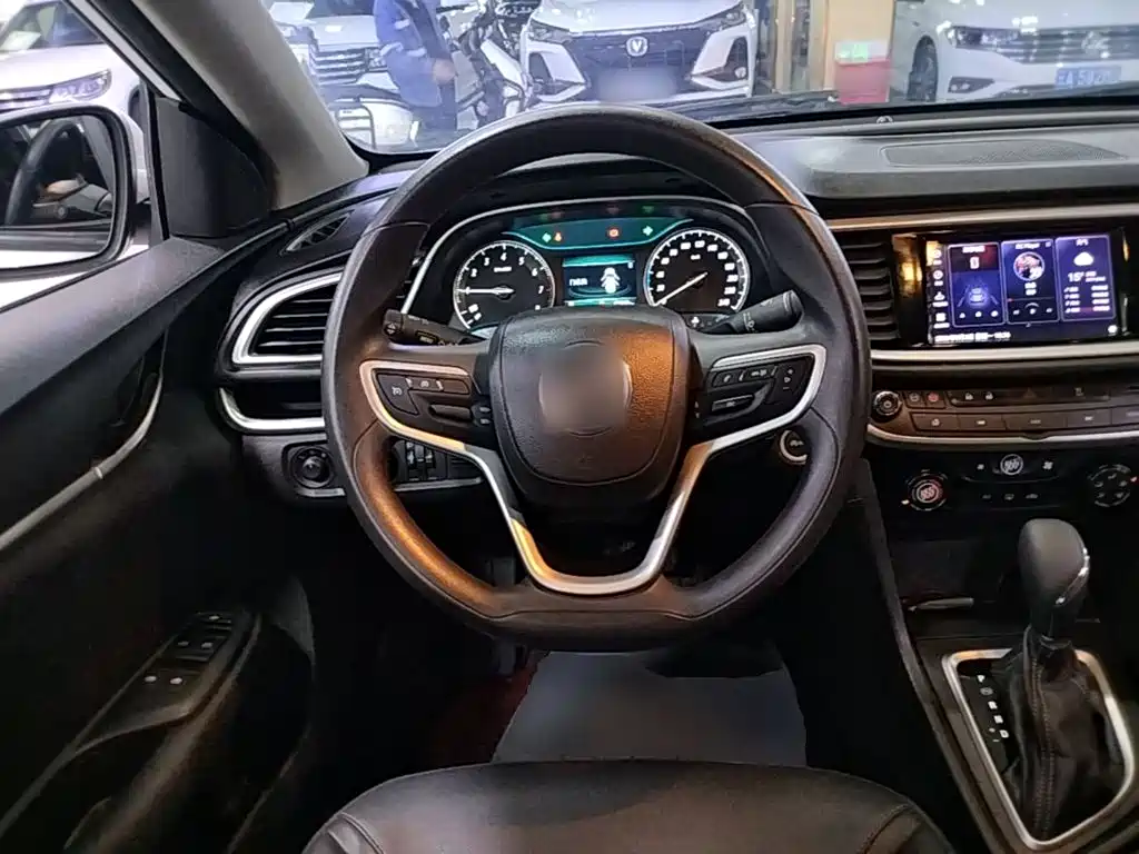 Buick Excelle — миниатюра 11