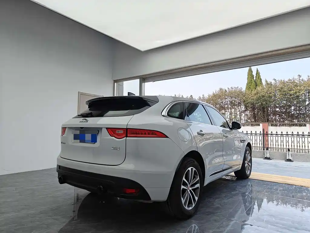 Jaguar F-PACE — миниатюра 6