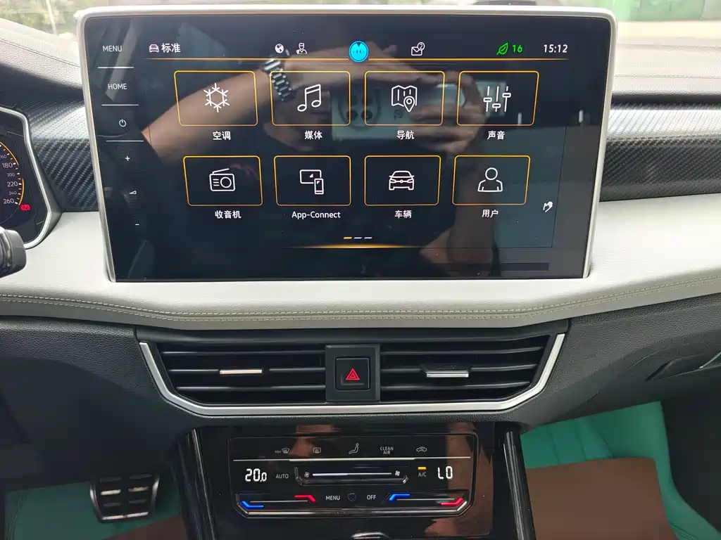 Volkswagen X — миниатюра 16