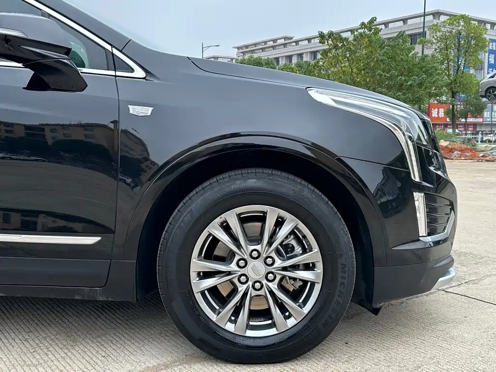 CADILLAC XT5