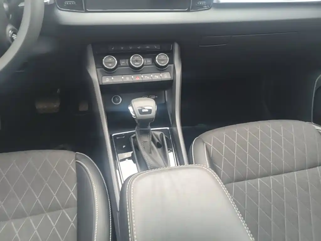 Skoda Karoq — миниатюра 14