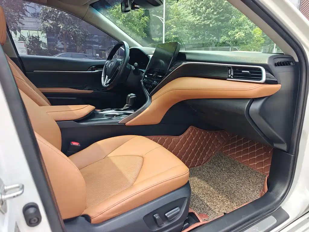 Toyota Camry — миниатюра 10