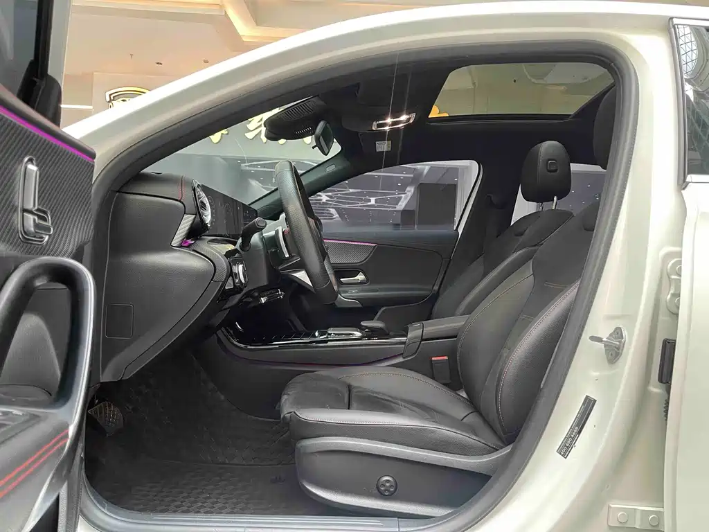 Mercedes-Benz A-Class — миниатюра 10