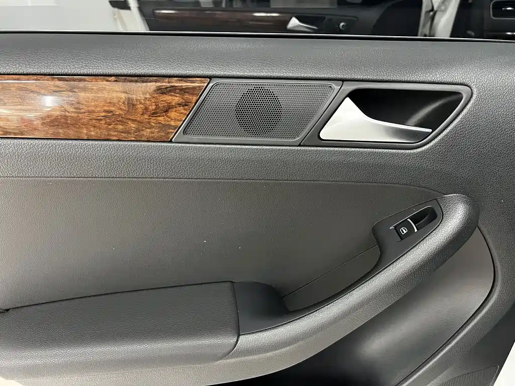 Volkswagen Sagitar — миниатюра 21