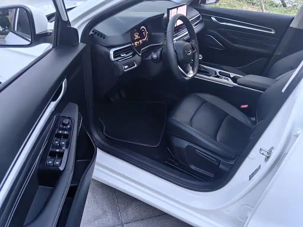 Geely Emgrand — миниатюра 12