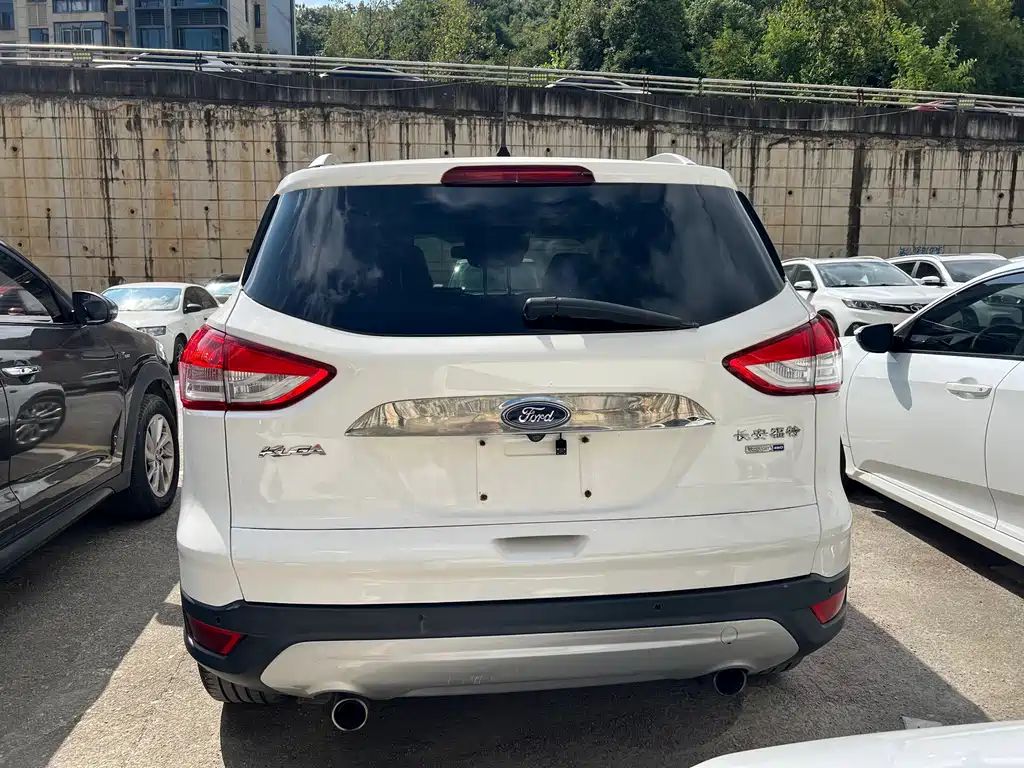Ford Kuga — миниатюра 8