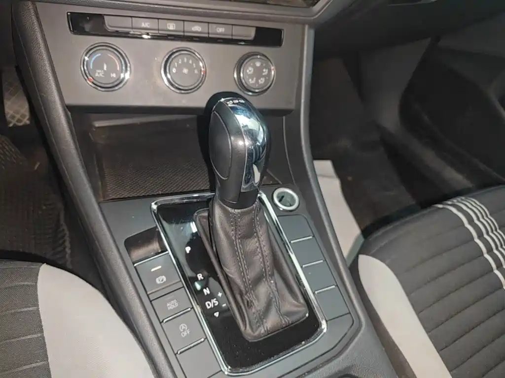 Volkswagen Bora — миниатюра 14