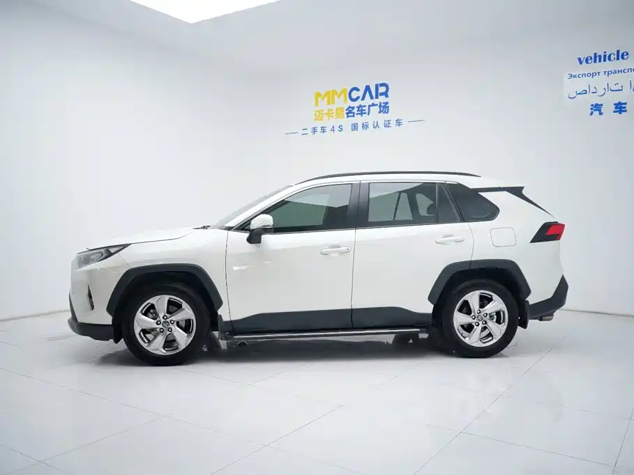 Toyota RAV4 — миниатюра 10