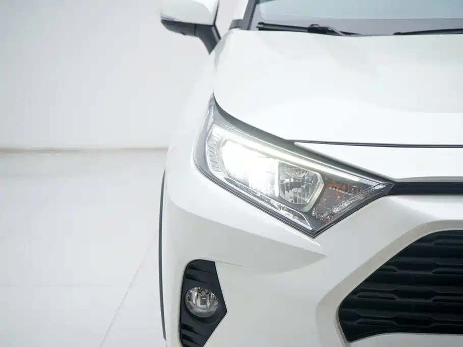 Toyota RAV4 — миниатюра 13