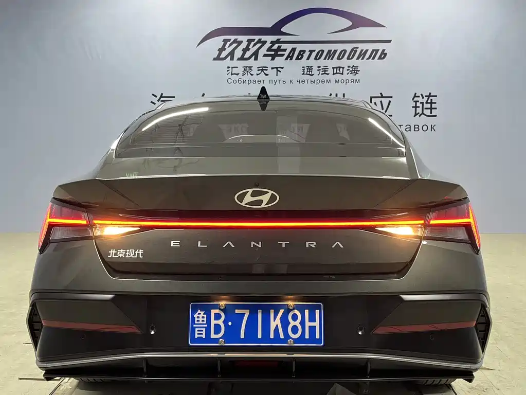 HYUNDAI ELANTRA
