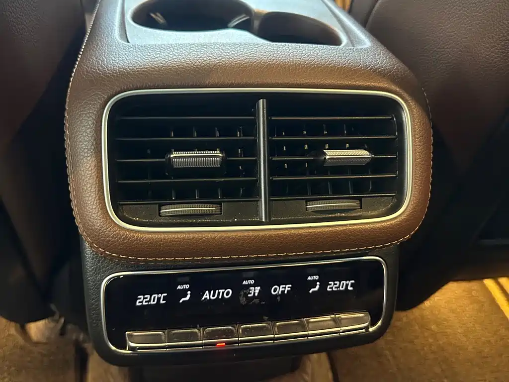 Mercedes-Benz GLE (Import) — миниатюра 10