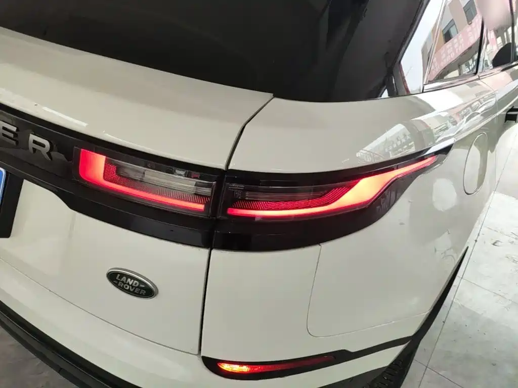 Land Rover Velar — миниатюра 8