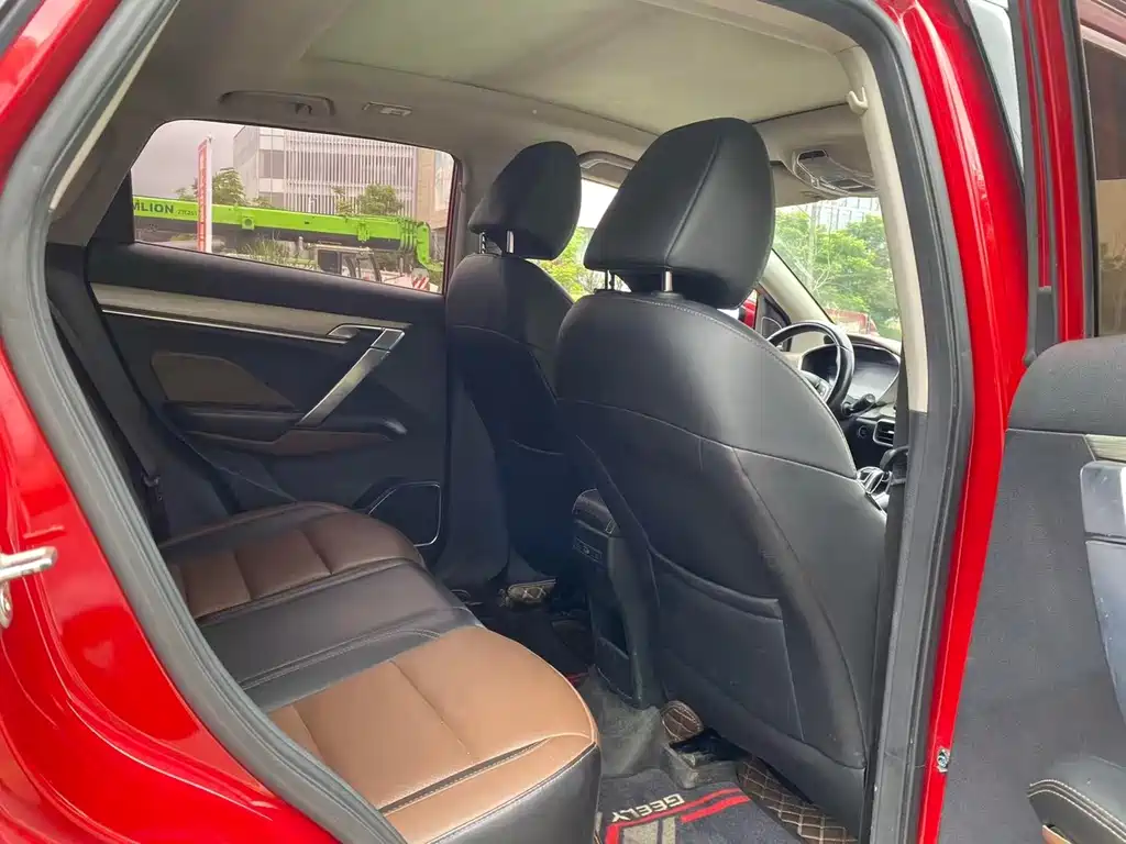 Geely Binyue — миниатюра 6