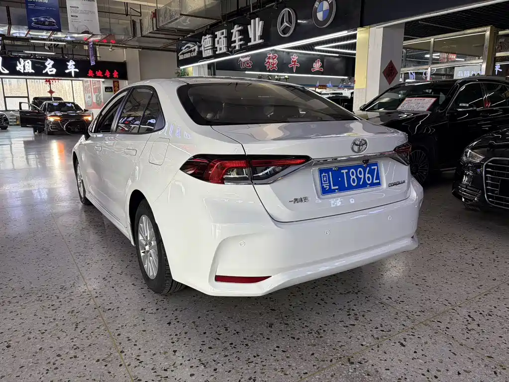 TOYOTA COROLLA