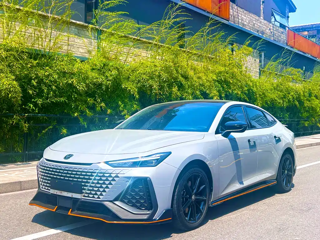 Changan UNI-V 2022