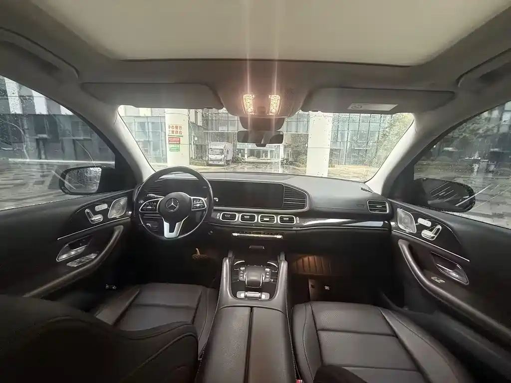 Mercedes-Benz GLE (Import) — миниатюра 13