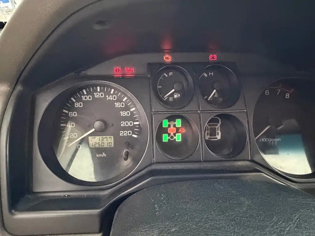 Mitsubishi Pajero — миниатюра 7