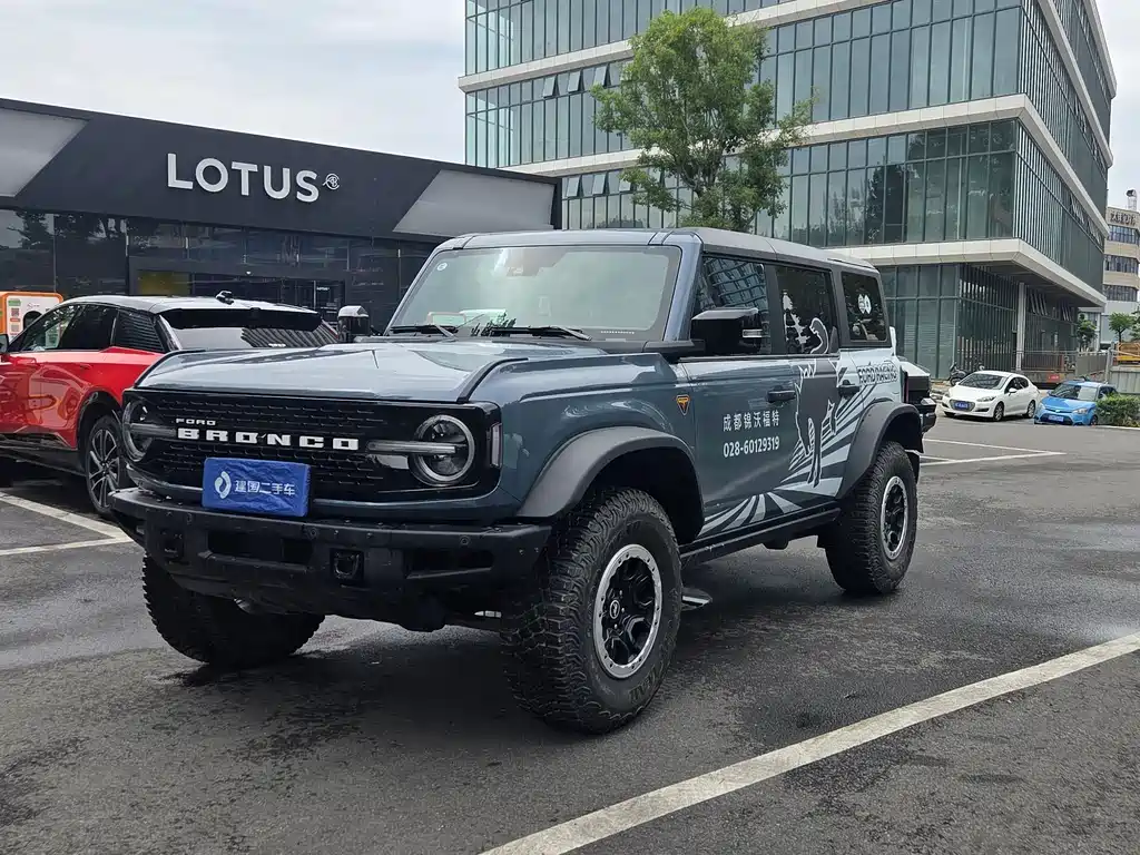Ford Bronco 2024