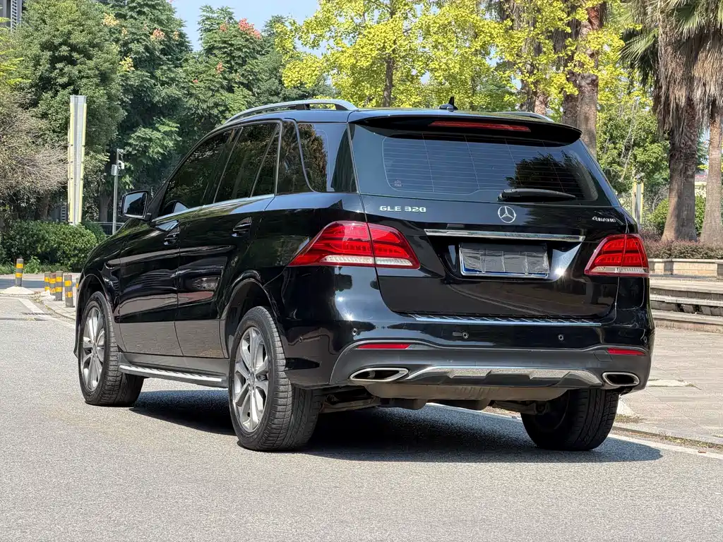 Mercedes-Benz GLE (Import) — миниатюра 6