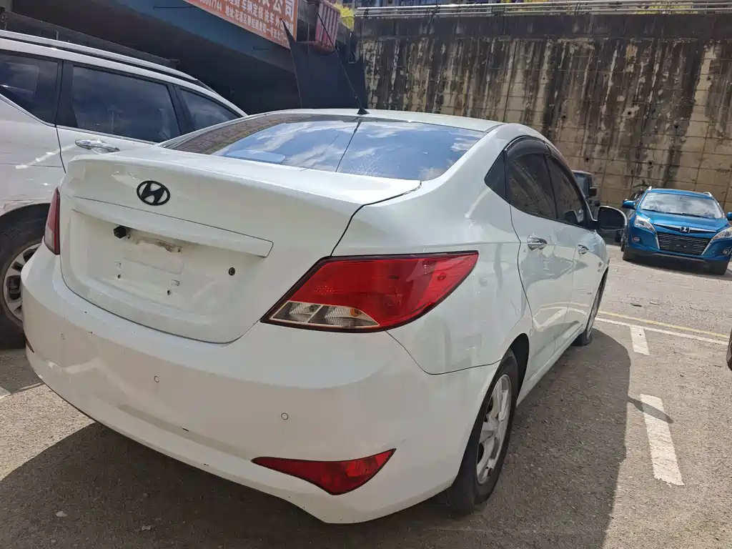Hyundai Verna — миниатюра 6