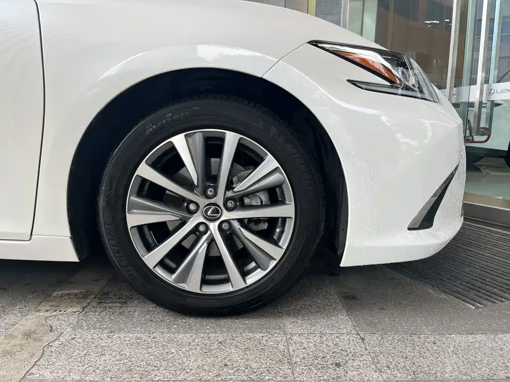 Lexus ES — миниатюра 7