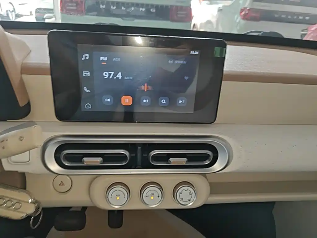 Wuling MINIEV — миниатюра 13