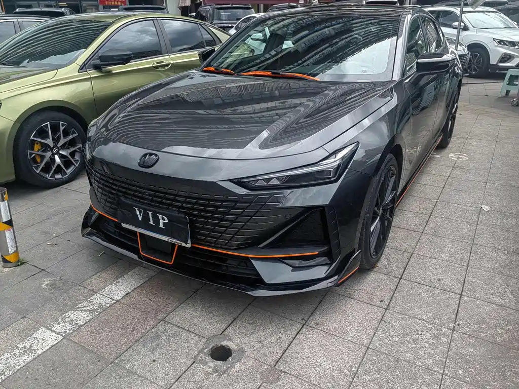 Changan UNI-V 2022 1.5T Sport
