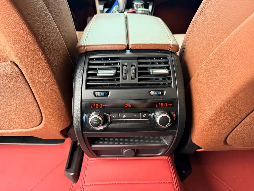 BMW 5 Series — миниатюра 15