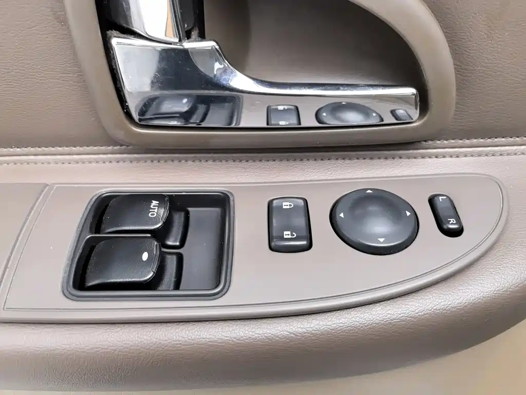 Buick GL8 — миниатюра 9