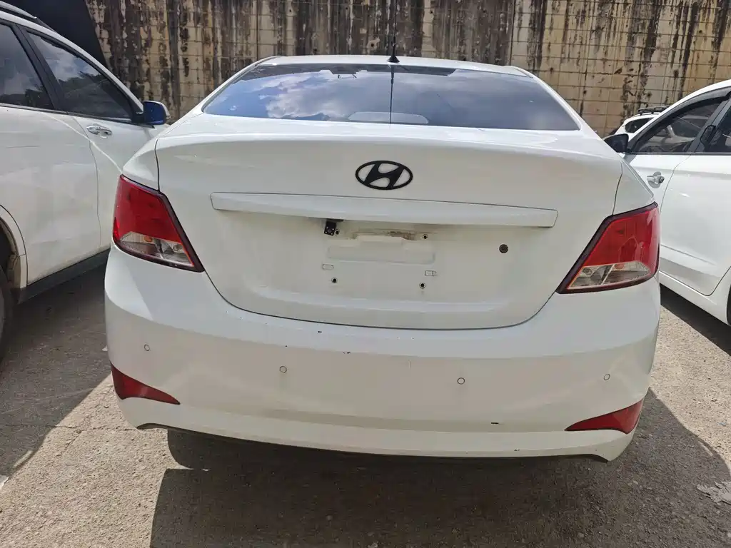 Hyundai Verna — миниатюра 7