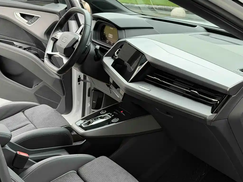 Audi Q5 e-tron — миниатюра 7