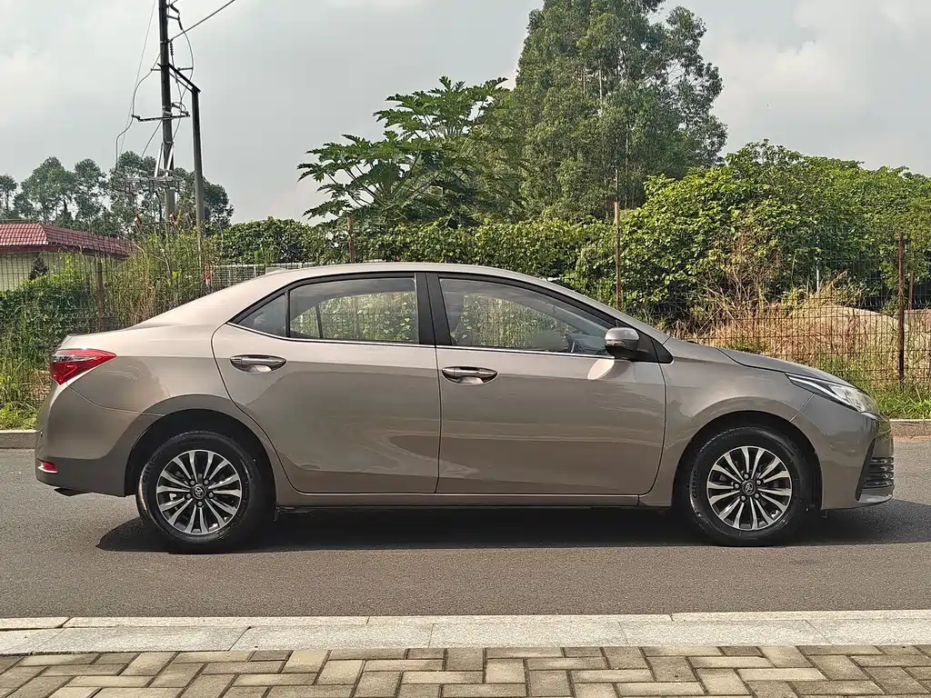 Toyota Corolla — миниатюра 7