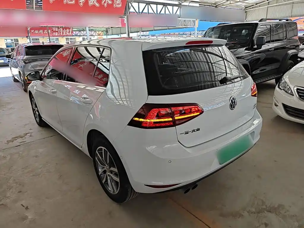 Volkswagen Golf 2017 230TSI AT Luxury
