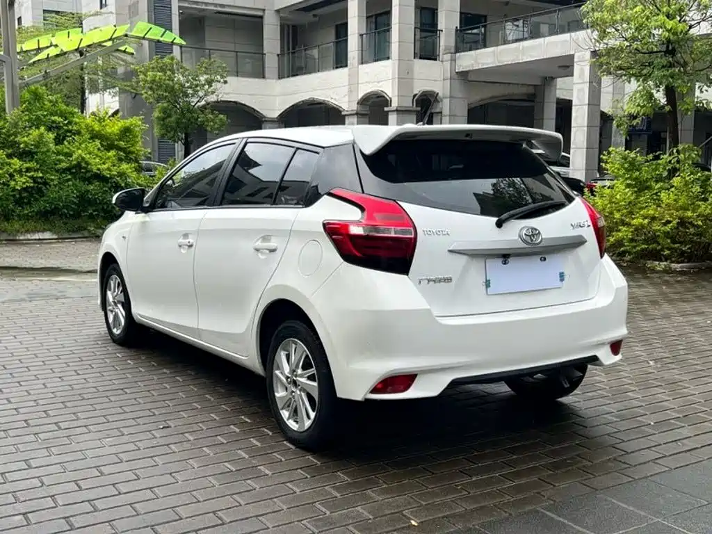 Toyota Yaris L — миниатюра 9