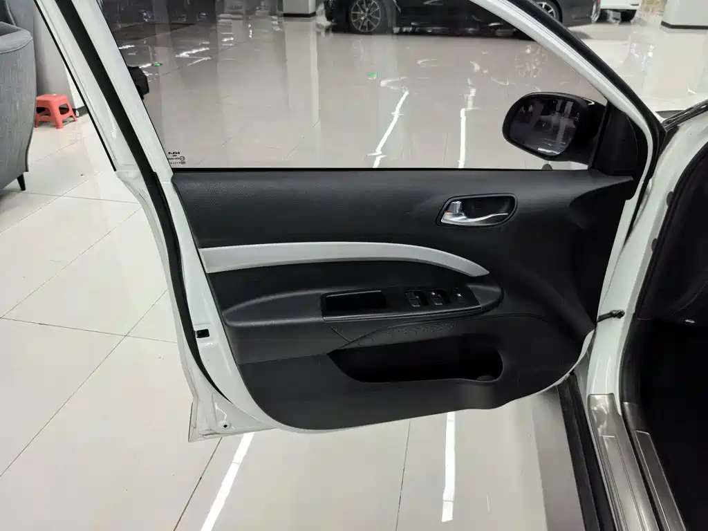 Kia KX1 — миниатюра 7