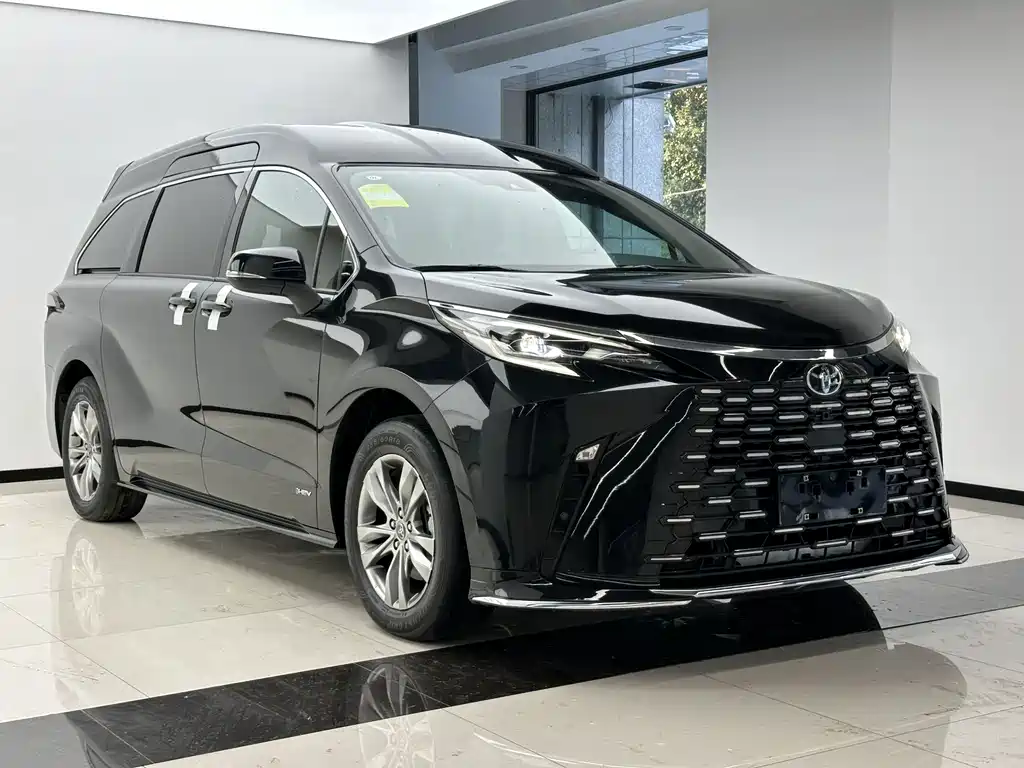Toyota Sienna — миниатюра 3